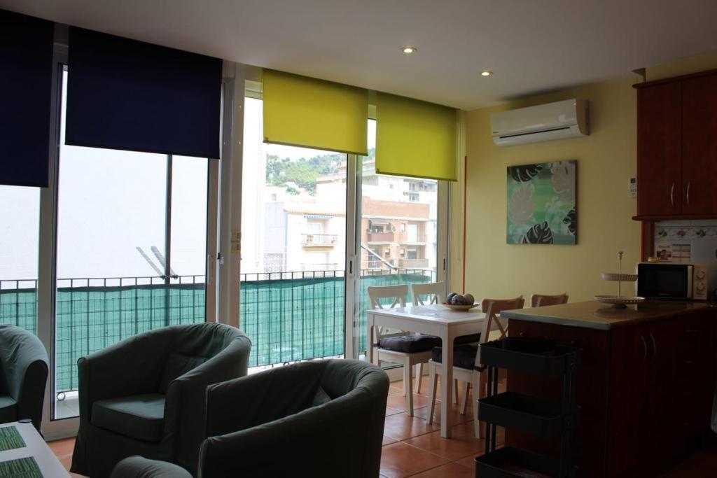 Apartaments Oller Centro Roses Esterno foto